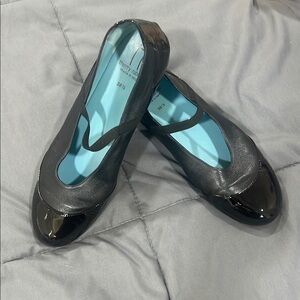 Thierry Rabotin Black Ballet Flats with Sleek Design